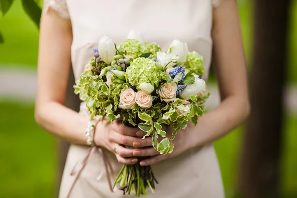 Ramo de hermosas flores de boda —  Fotos de Stock