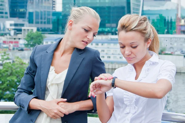 Two business women — Stock Photo, Image