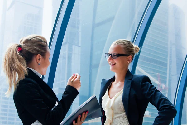 Two business women discussing project — Stock Photo, Image