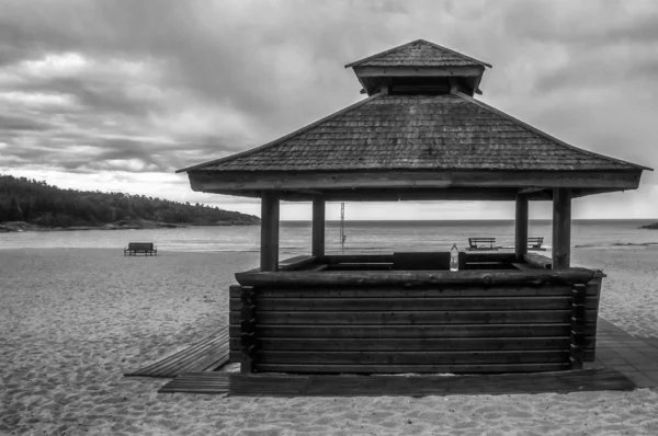 Gazebo sur la plage — Photo