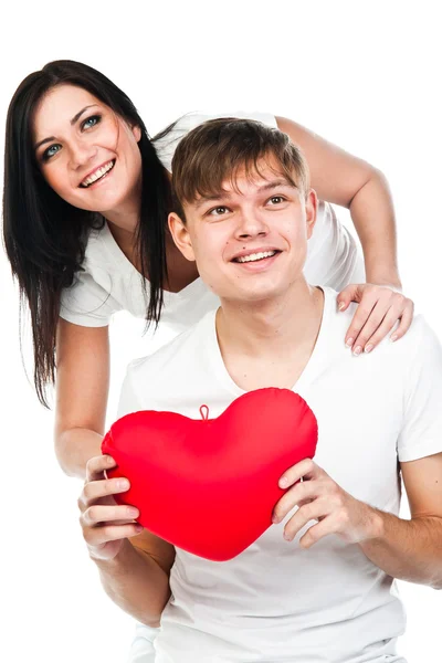 Mujer le da un corazón a un hombre — Foto de Stock