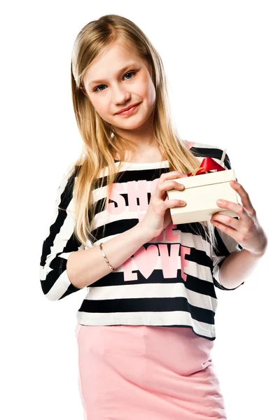 Menina com um presente — Fotografia de Stock