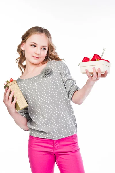 Mujer con un regalo —  Fotos de Stock