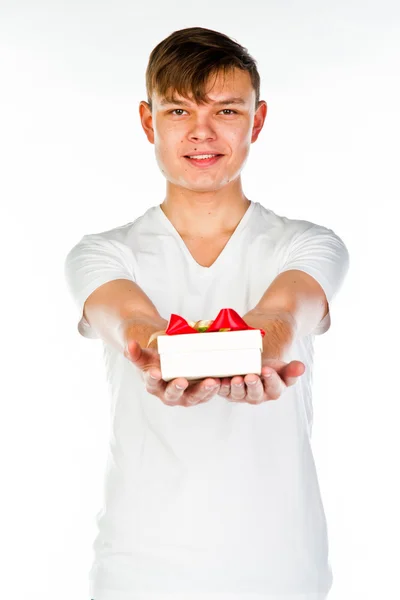 Adam bir hediye ile — Stok fotoğraf