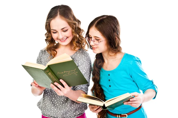 Dvě dívky číst knihy — Stock fotografie