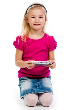 PSP de oynayan kız
