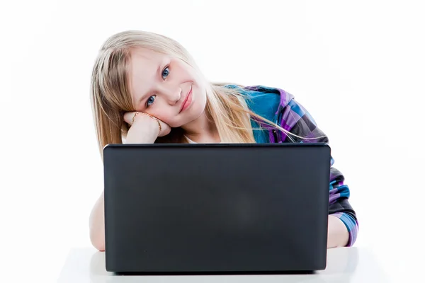 Menina com um laptop — Fotografia de Stock