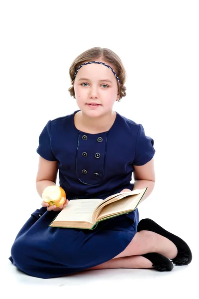 Enfant avec un livre — Photo