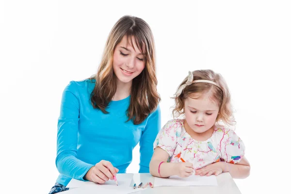 Twee meisjes tekenen — Stockfoto