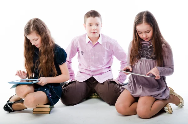 Dzieci z komputerów typu tablet PC — Zdjęcie stockowe