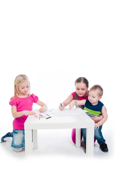 Ritning av barn med pennor — Stockfoto