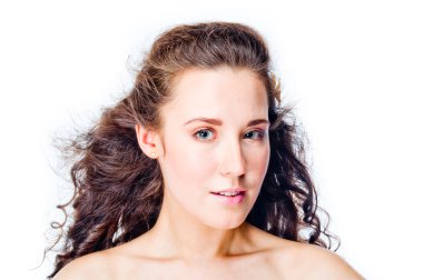 Genç ve güzel bir kadın