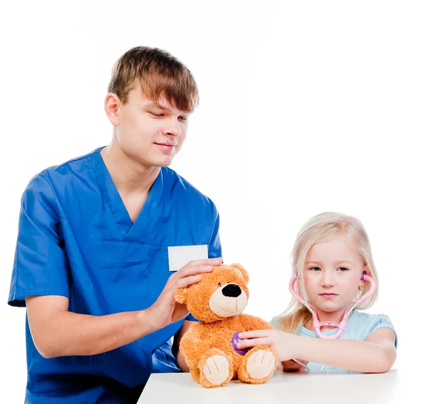 Niño al médico —  Fotos de Stock