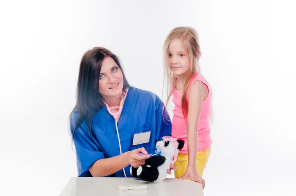 Kind naar de dokter — Stockfoto