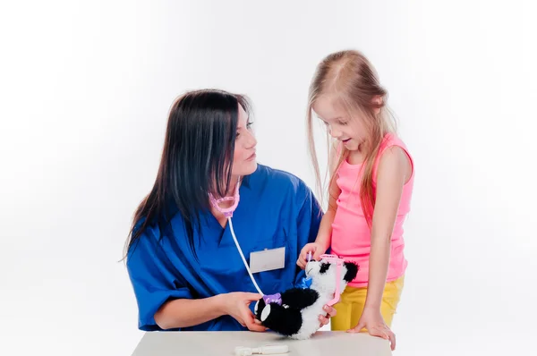 Child to the doctor — Stock Photo, Image