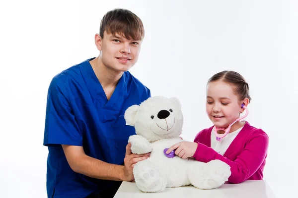 Kind naar de dokter — Stockfoto