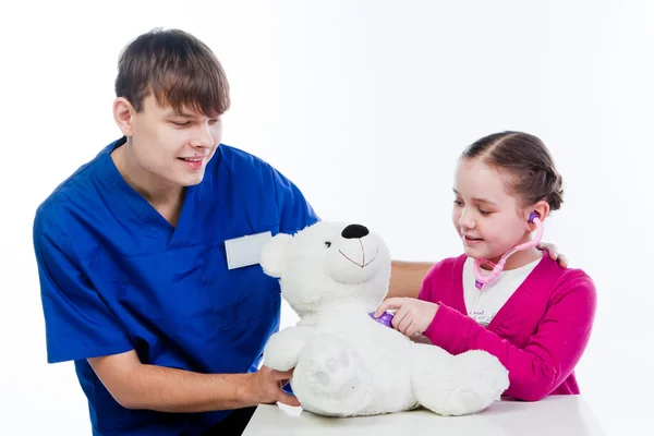 Niño al médico —  Fotos de Stock