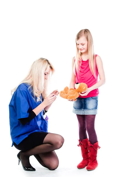 Kind naar de dokter — Stockfoto