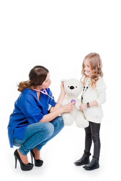 Niño al médico — Foto de Stock