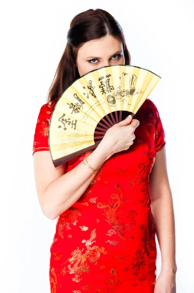 Mulher em um vestido chinês vermelho — Fotografia de Stock