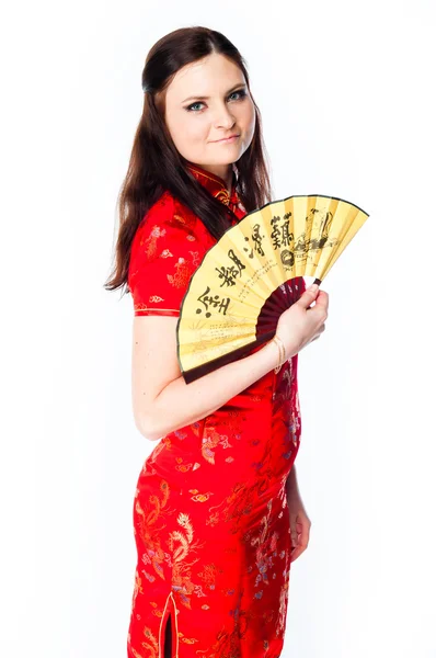 Femme dans une robe chinoise rouge — Photo