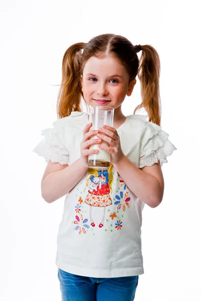 Meisje met melk — Stockfoto