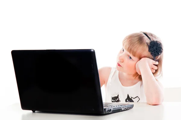 Menina com um laptop — Fotografia de Stock