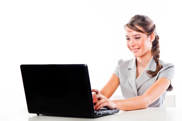 Chica con un ordenador portátil — Foto de Stock