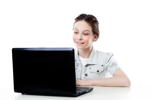 Menina com um laptop — Fotografia de Stock