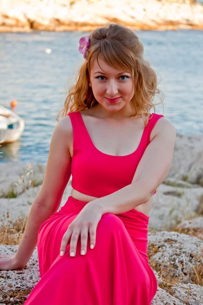 Portrait of young woman — Stock Photo, Image