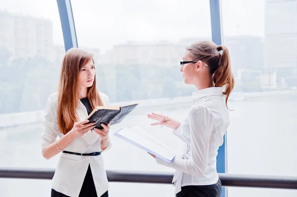 Two business women — Stock Photo, Image