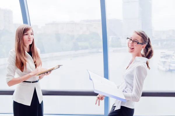 Two business women — Stock Photo, Image