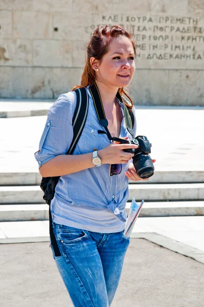 Vrouw toeristische — Stockfoto