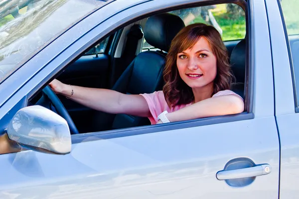 Nő az autóban — Stock Fotó