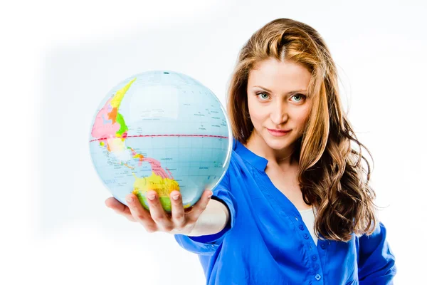 Vrouw met globe — Stockfoto