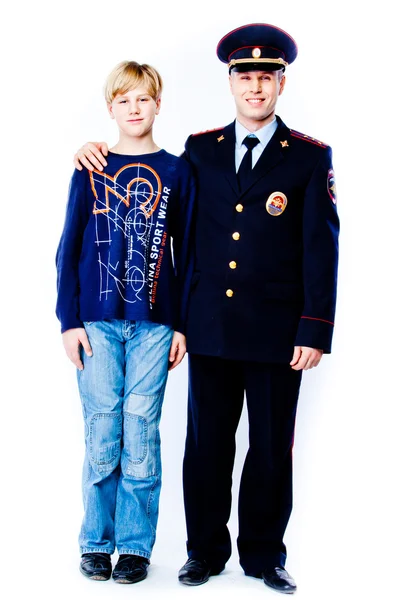 Pojke med polisen — Stockfoto