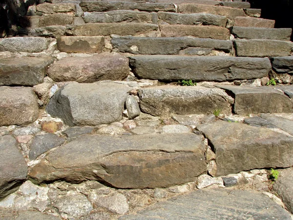 Kamienne schody — Zdjęcie stockowe