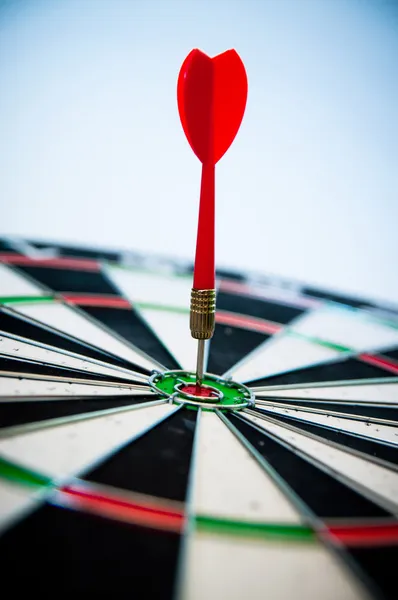 Dart in the center — Stock Photo, Image