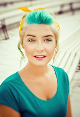 parlak yaratıcı kız