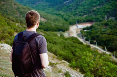 dağlarda genç turizm