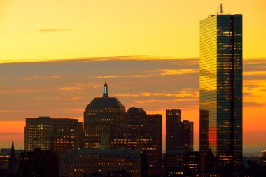 boston downtown üzerinde dramatik gündoğumu