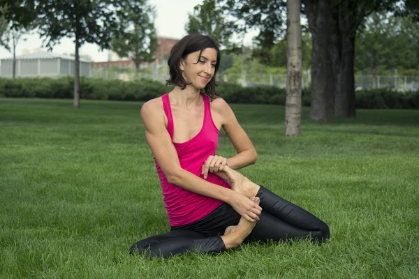 Girl engaged in yoga — Stock Photo, Image