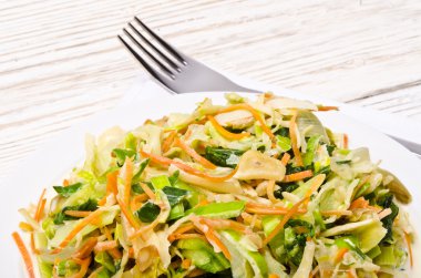 marul havuç ve sarımsak ile