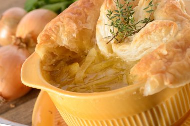 Paris soğan çorbası