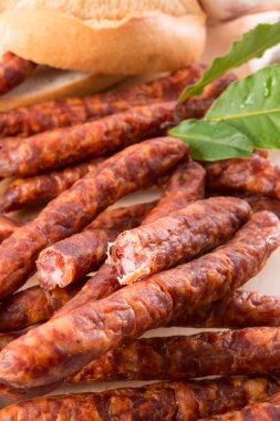 bilinen ve sevilen ince küçük sosis frankfurterki dünyaya