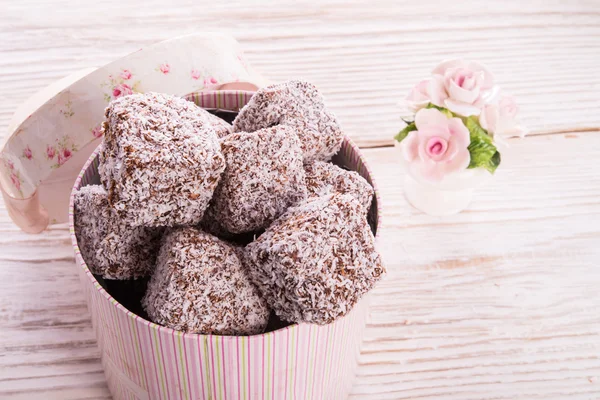 Pães de gengibre com chocolate e coco — Fotografia de Stock