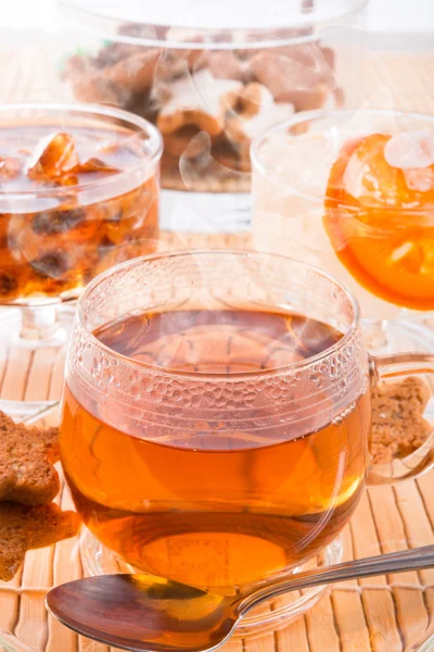 Té con caramelos — Foto de Stock