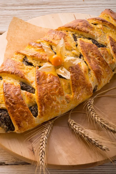 Poppy - marzipan plaited loaf — Stock Photo, Image