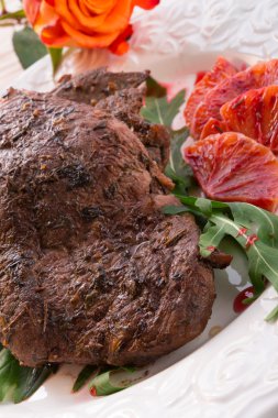 gevrek ördek meme portakal ve rucola ile