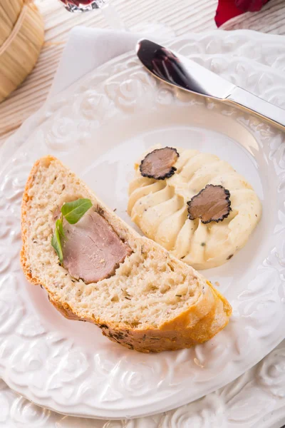Daging babi fillet in the bread brown — Stok Foto
